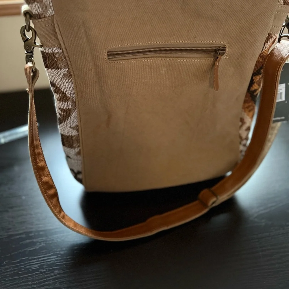 Myra Sonoran Sands Western Crossbody Bag Aztec Canvas NWT - Picture 5 of 11